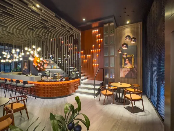 Crystal Boulevard Interior Commercial 3